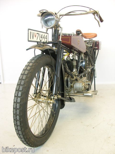Старинный мотоцикл Wanderer 616 (1916)